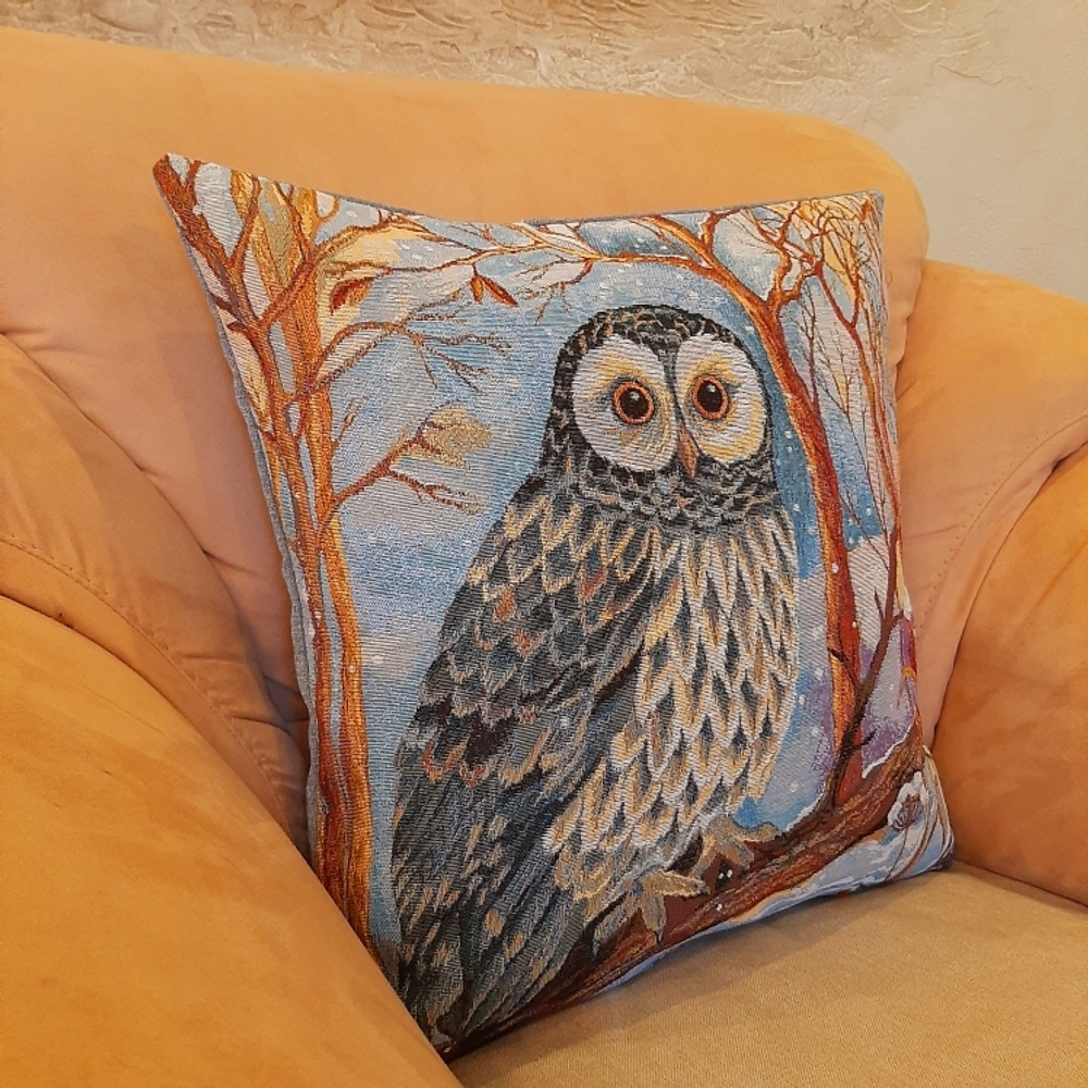 Декоративная гобеленовая наволочка для интерьерной подушки Сова Букля 47*47