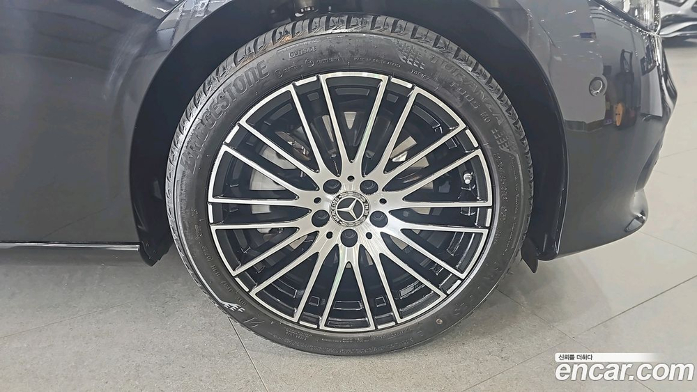 Mercedes-Benz C-Class W206 C200 Avangarde (11.2022)