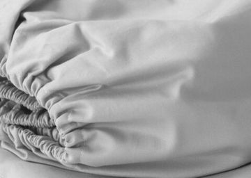 Простынь на резинке для кровати 140*200 см (серый, сатин)