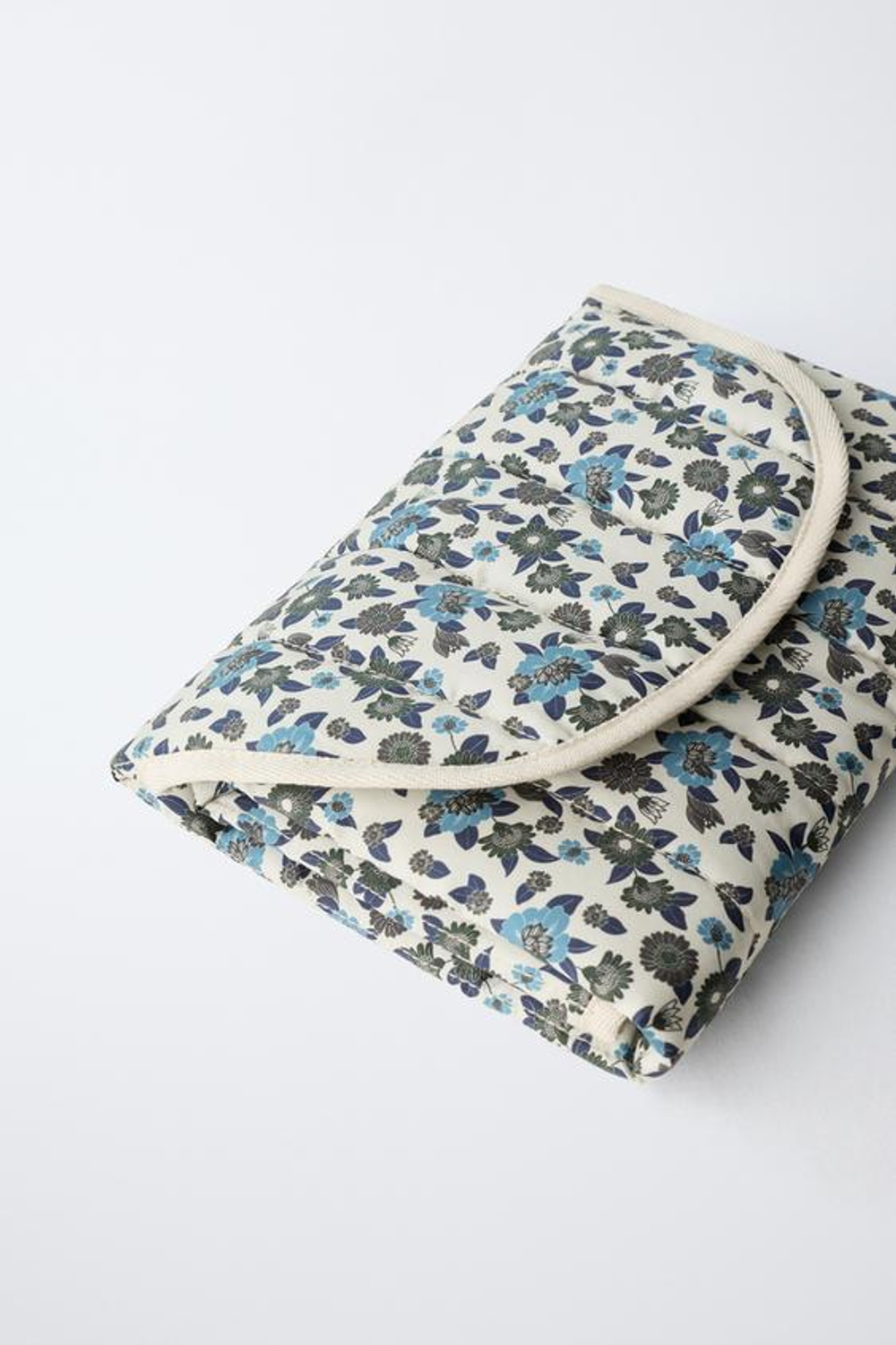 ZARA ПЕЛЕНАЛЬНЫЙ КОВРИК «ЦВЕТЫ», СИНИЙ