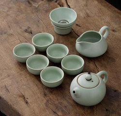278116.5 Сервиз ЖУЯО "СИШИ" чайник,  сливник, ситечко, 6 пиал, подар. коробка, керамика