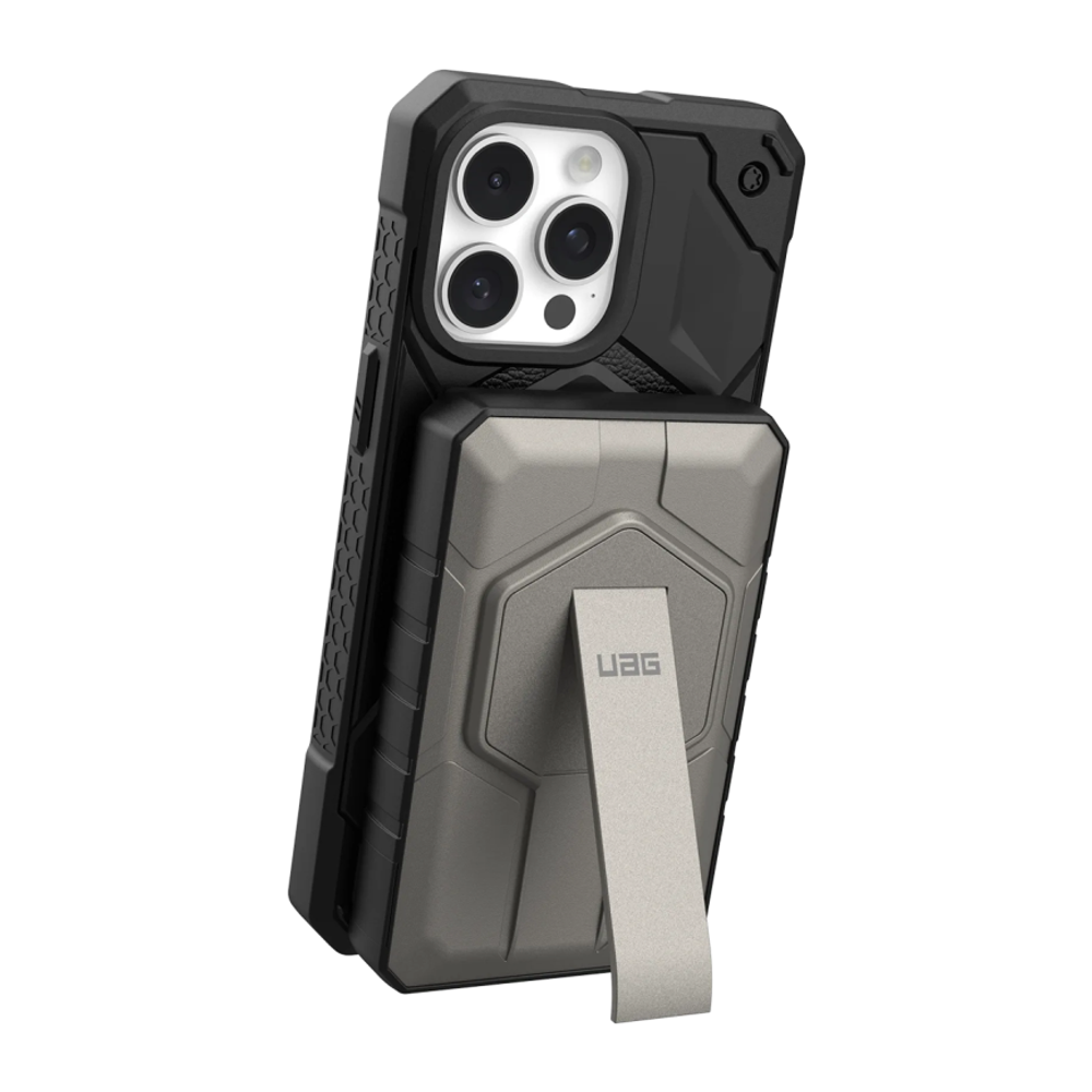 Внешний аккумулятор MagSafe с подставкой UAG Rugged 10K (10000 мА·ч) Беспроводная зарядка: Qi 10 Вт. Проводная зарядка: USB-C. Есть LED-индикация. Энергоёмкость — 38,5 Вт·ч. Максимальная выходная мощность — 20 Вт