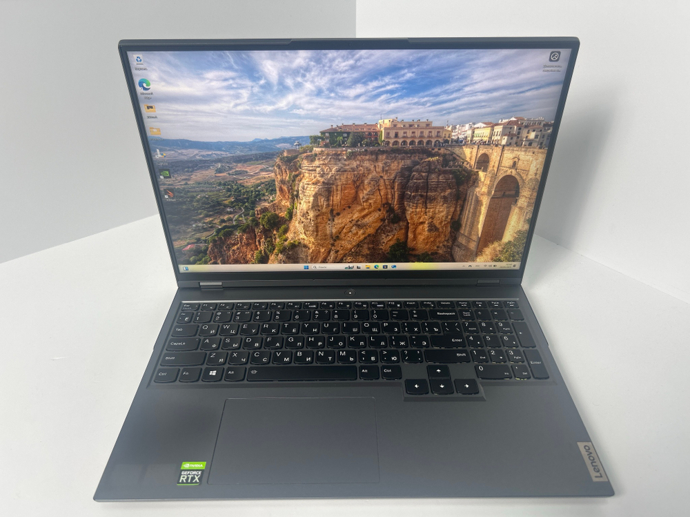 Ноутбук Lenovo Legion 5 Pro 16ACH6 (82JS0006RK) 16"/AMD Ryzen 5 5600H/RAM 16GB/SSD 512GB/GeForce RTX 3050/2560x1600/IPS 165Hz/DOS/Подсветка: RGB/Цвет: серый. Состояние: Уценка/дефект и сколы на корпусе