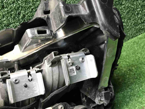 Битая Фара правая Geely Tugella (2019-2024) LED