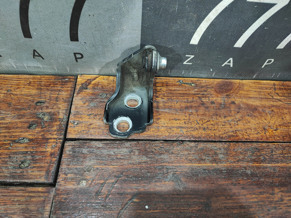 Петли двери передней правой нижняя Ford Kuga 2 (CBS) 12-19 Б/У Оригинал CJ54S22810AC