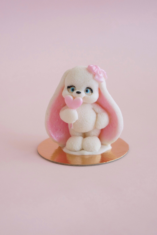 Зайка с леденцом из шоколадной глазури