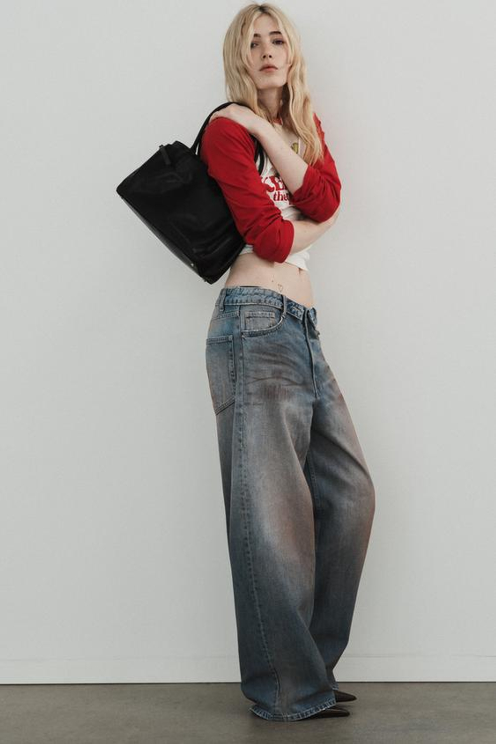 ZARA ДЖИНСЫ TRF СО СРЕДНЕЙ ПОСАДКОЙ И ОТВОРОТОМ НА ПОЯСЕ, СЕРО-СИНИЙ