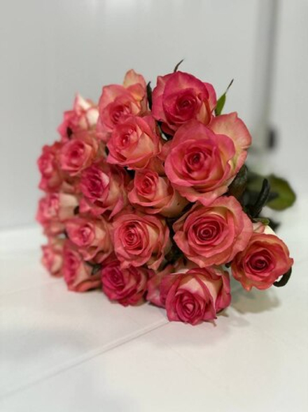 Букет из 19 шт Розово-белой розы 60см