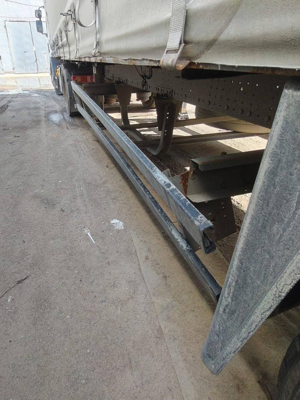 Schmitz Cargobull SCB*S3T Полуприцеп шторный SCB S3T