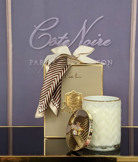 Большая ванильная свеча "ёлочка" с золотой пчелой и платком, Cote Noire