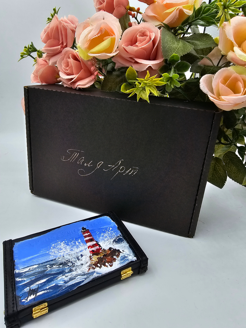 Визитница для собственных визиток в виде кейса с авторской росписью акрилом " Маяк"