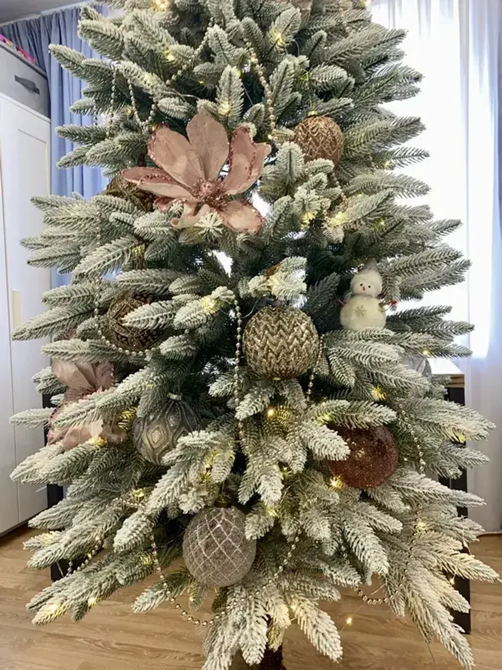 Заснеженная елка на ножке «Иветта» (Литая хвоя) 110 см / 1,1 м