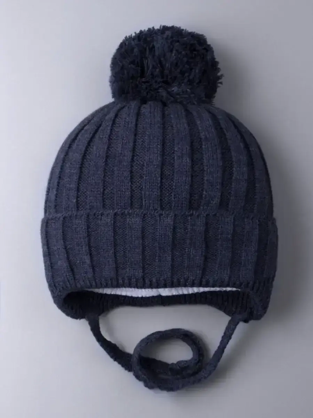 Шапка для мальчика на завязках осенняя