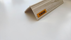 Угол вспененный ПВХ наружный фигурный 25х25х2700мм