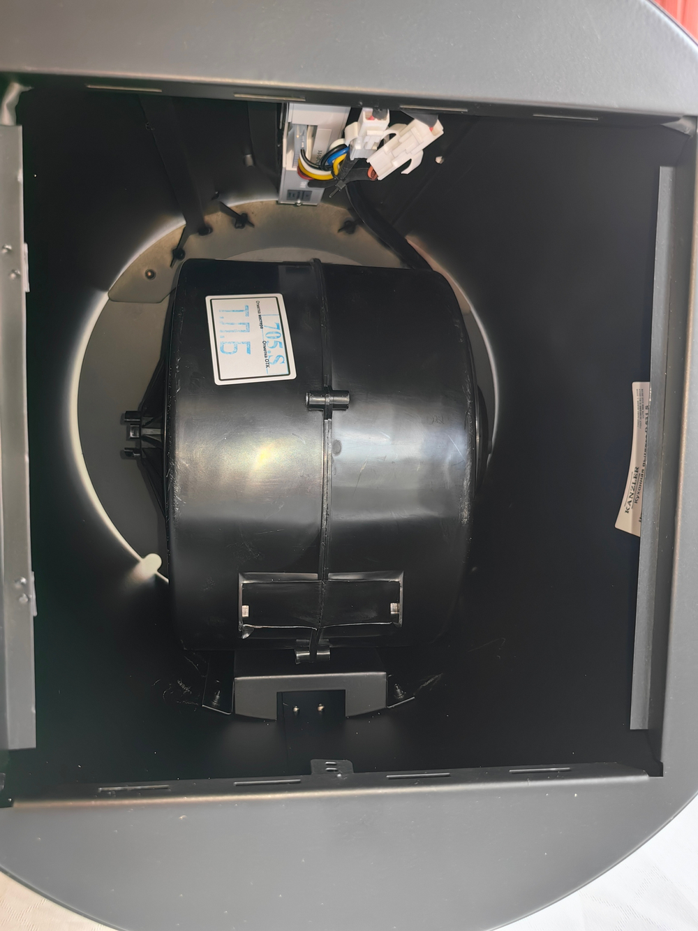 вытяжка D 559 S