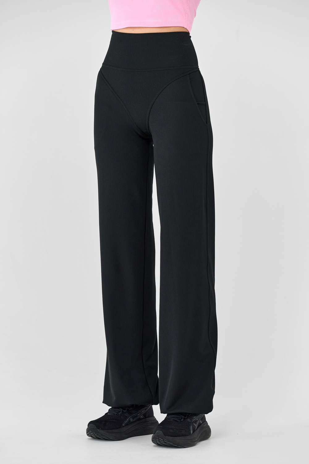 Брюки с стрингами широкие с манжетами