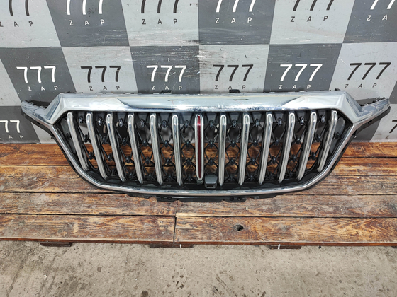 Решетка радиатора Hongqi HS5 19-нв Б/У Оригинал 8401550DD02115