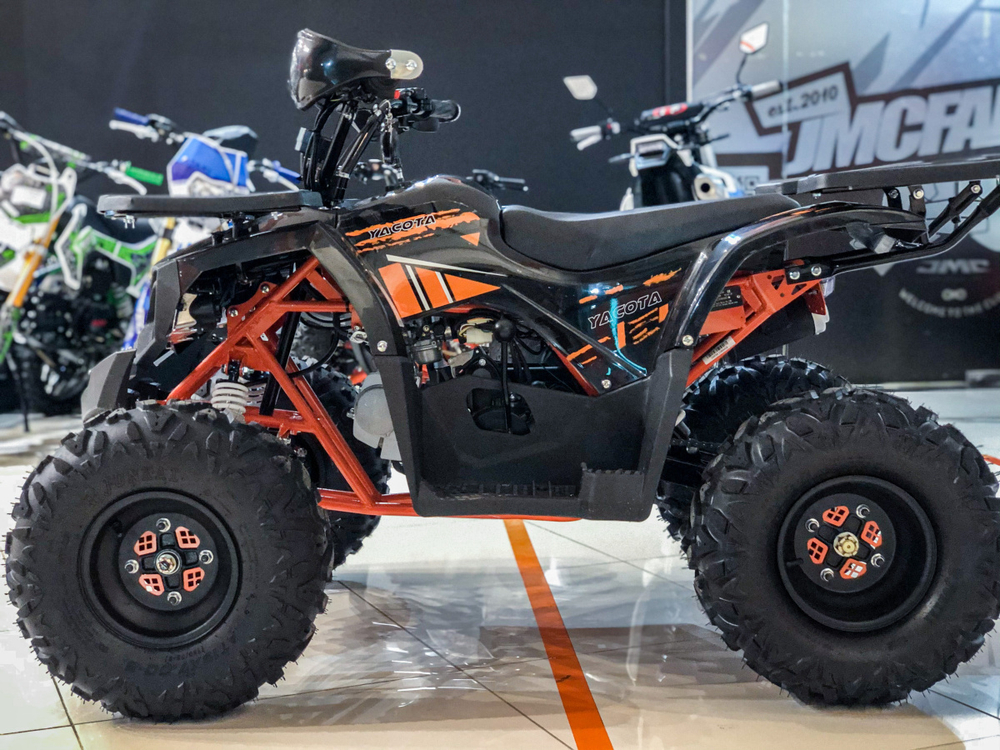 YACOTA FUSION PRO 125 (черно-оранжевый)