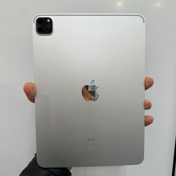 Apple iPad Pro 11 256gb белый АКБ 90%