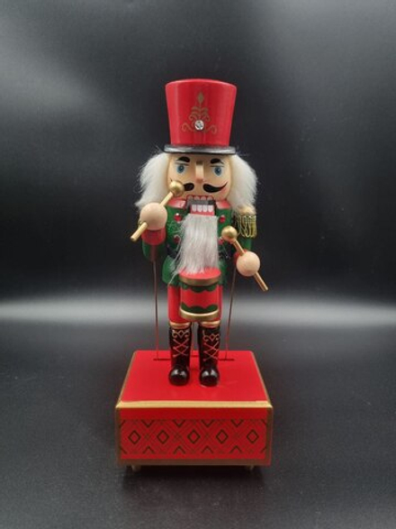 Фигура Щелкунчик музыкальный заводной 28,5см Дерево SC44A
