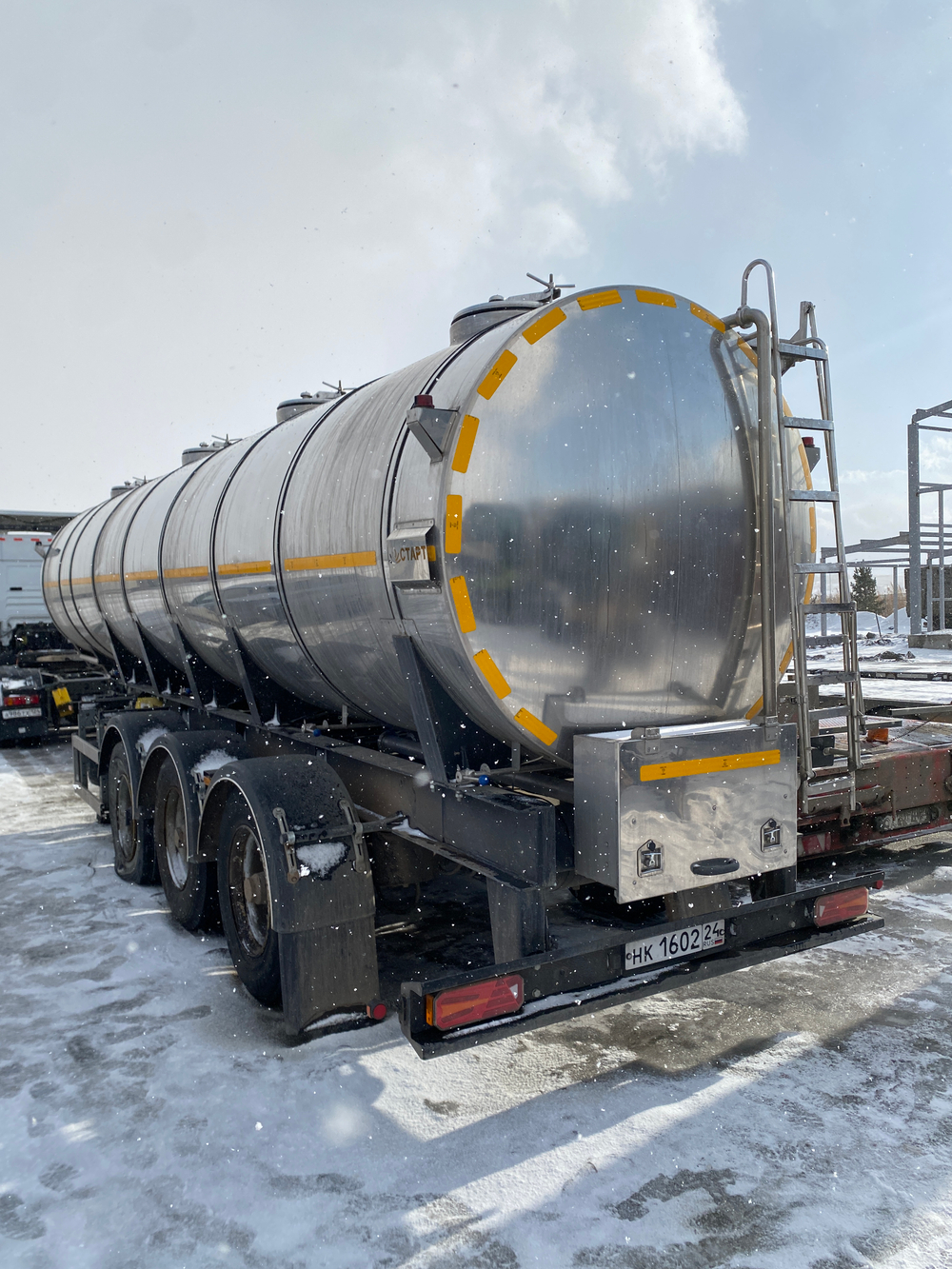 САВ (СпецАвто-Восток) 9318* Полуприцеп цистерна 93183RX2