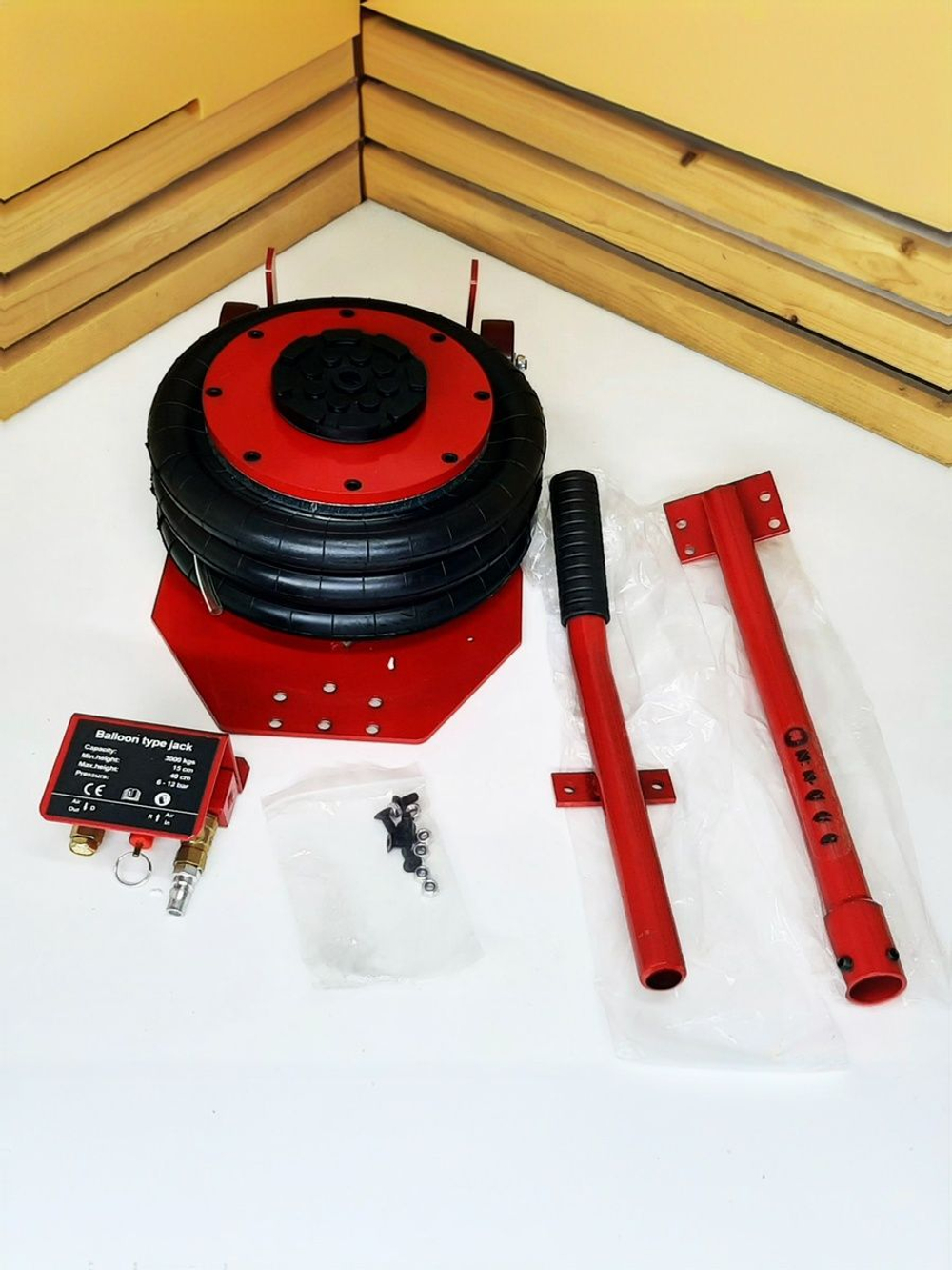 Домкрат подкатной пневматический 5т(8-12bar, h min 150мм, h max 400мм), 3 подушки