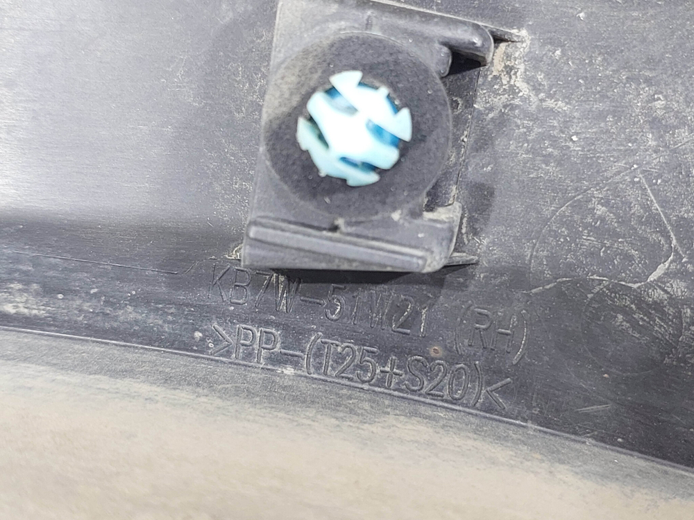 Накладка крыла переднего правого Mazda CX-5 2 (KF) 17-нв Б/У Оригинал KB7W51W21