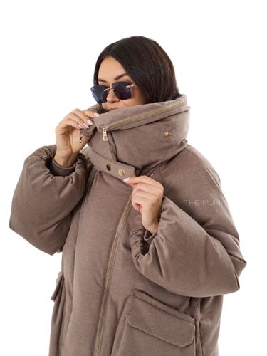 Коричневая куртка из шерсти с накладными карманами и мехом