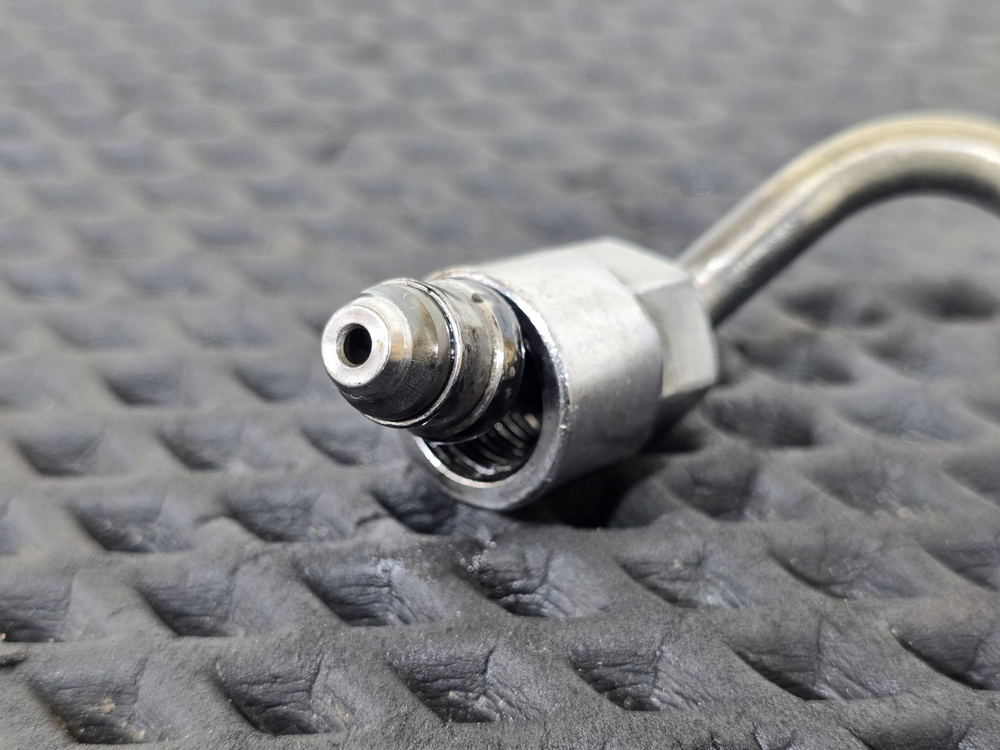 Трубка топливная