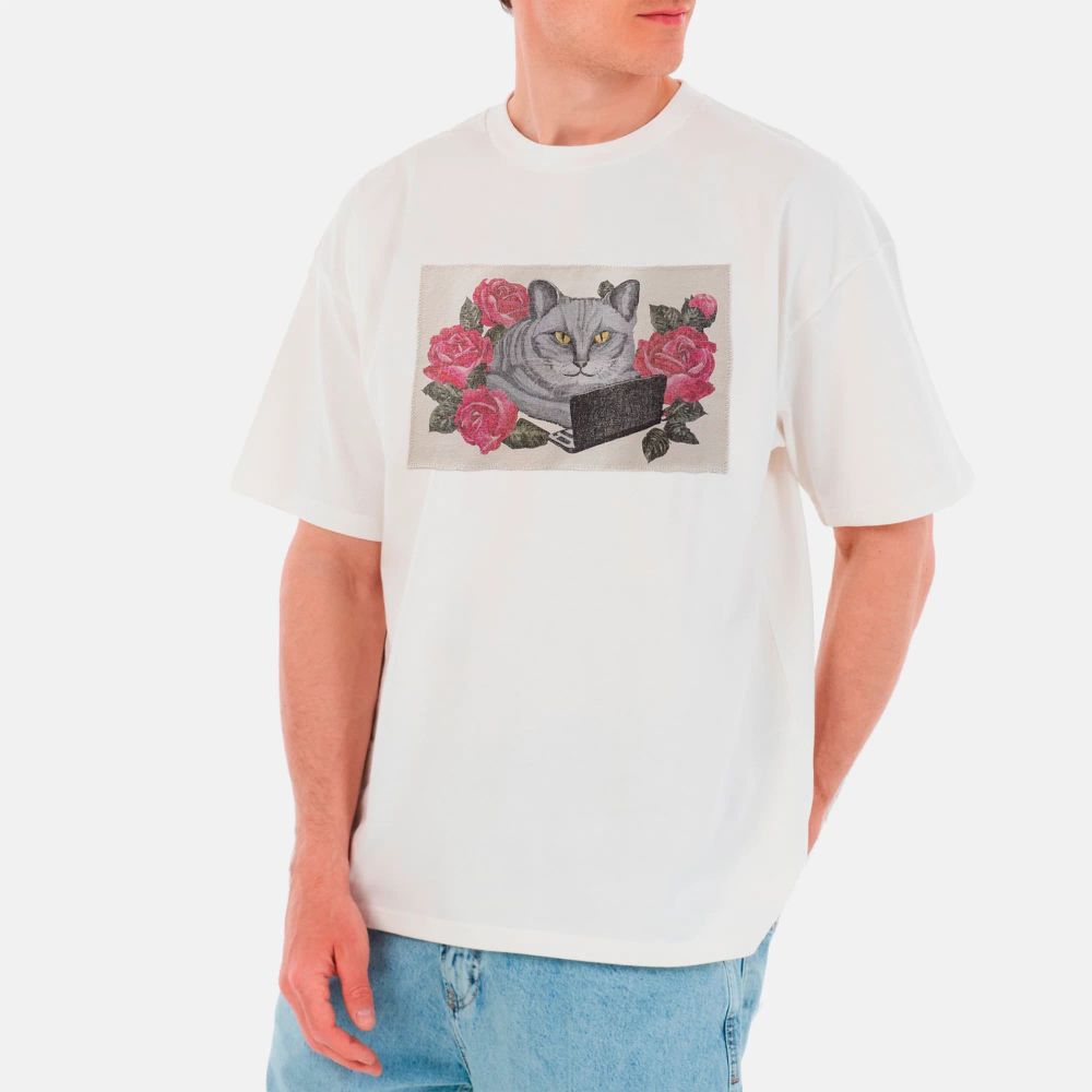Футболка Яндекс Шедеврум Кот и розы белая