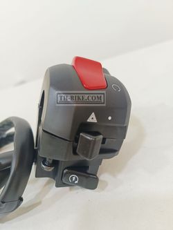 37200-28K00-00. SWITCH ASSY, HANDLE RH (with hazard)