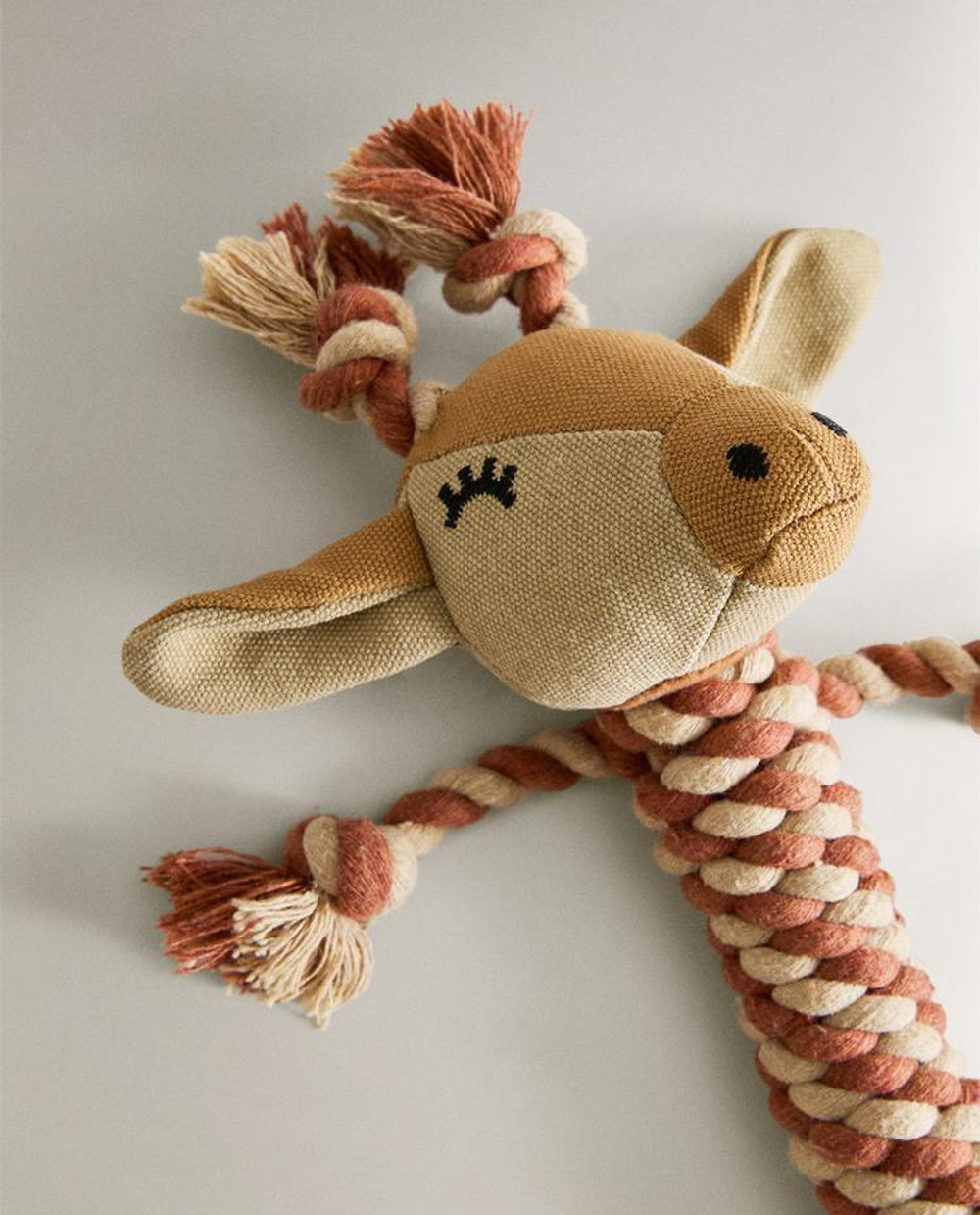 ZARA HOME ИГРУШКА ДЛЯ ДОМАШНИХ ЖИВОТНЫХ СО ШНУРКОМ В ФОРМЕ ЖИРАФА