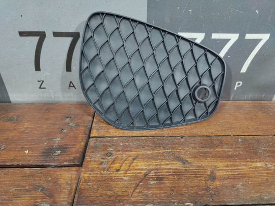 Решетка переднего бампера Mercedes GLS (X166) 15-19 Б/У Оригинал A1668859022