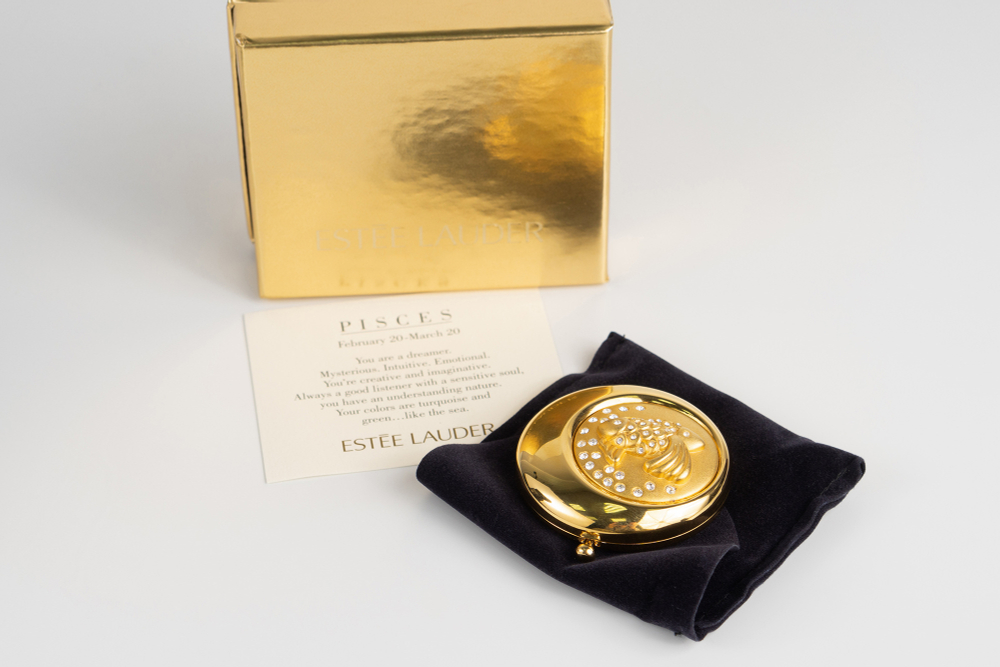 Коллекционная компактная пудра Estee Lauder «Рыбы»