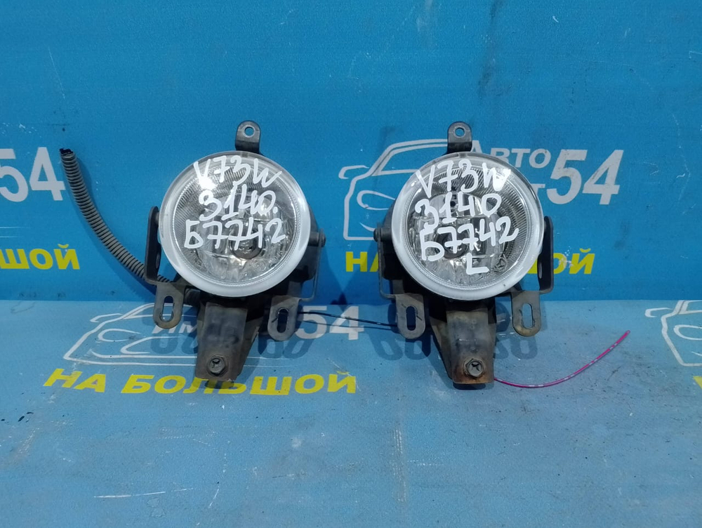 Туманка левая MITSUBISHI PAJERO 2002-2006