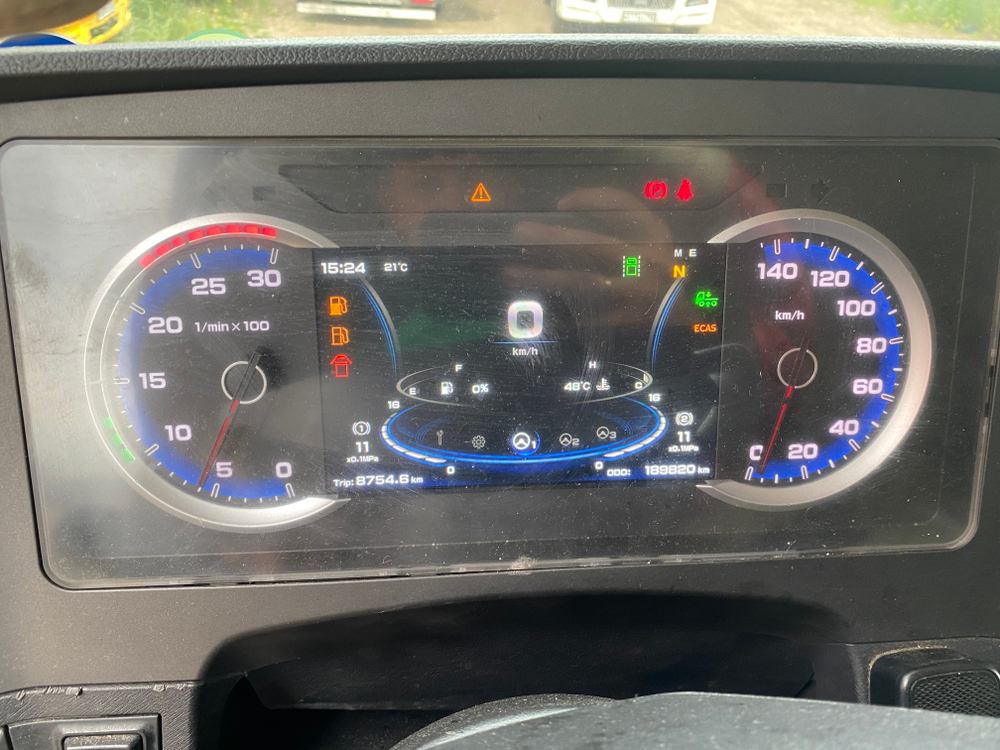 Foton AUMAN 4x2 Седельный тягач BJ4189Y6ADL-01 (Дизельный, 11.8 л, 470 л.с. АТ)