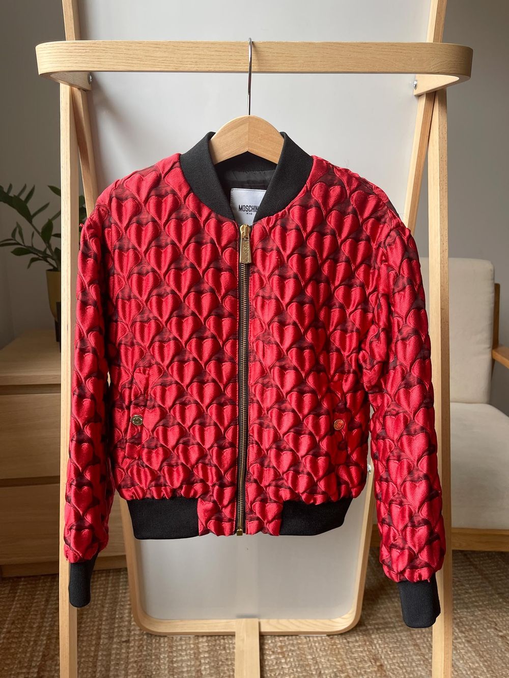 Бомбер Moschino