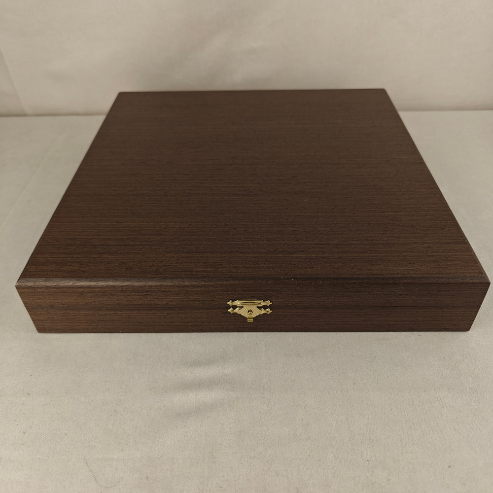 Коллекционная тарелка "Москва" с росписью (лаковая миниатюра)