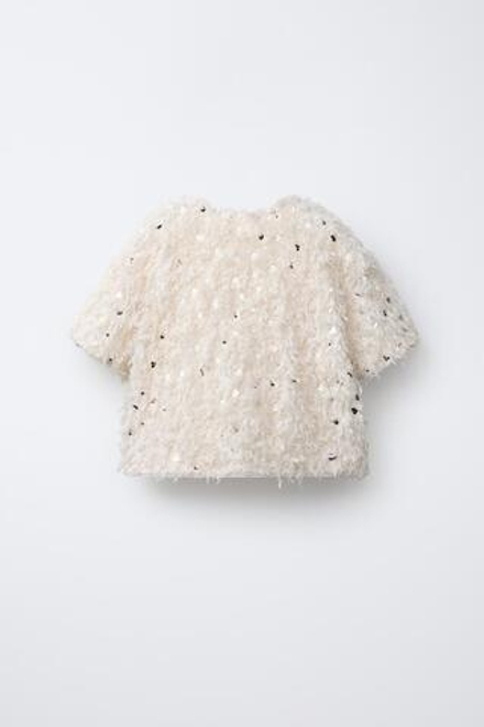 ZARA ФУТБОЛКА С ПЕРЬЯМИ И ПАЙЕТКАМИ, ЭКРЮ