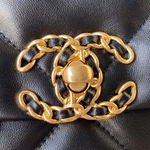 Chanel 19 26 cm