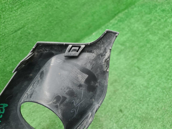 Накладка ПТФ правая Mitsubishi Pajero Sport 15-21