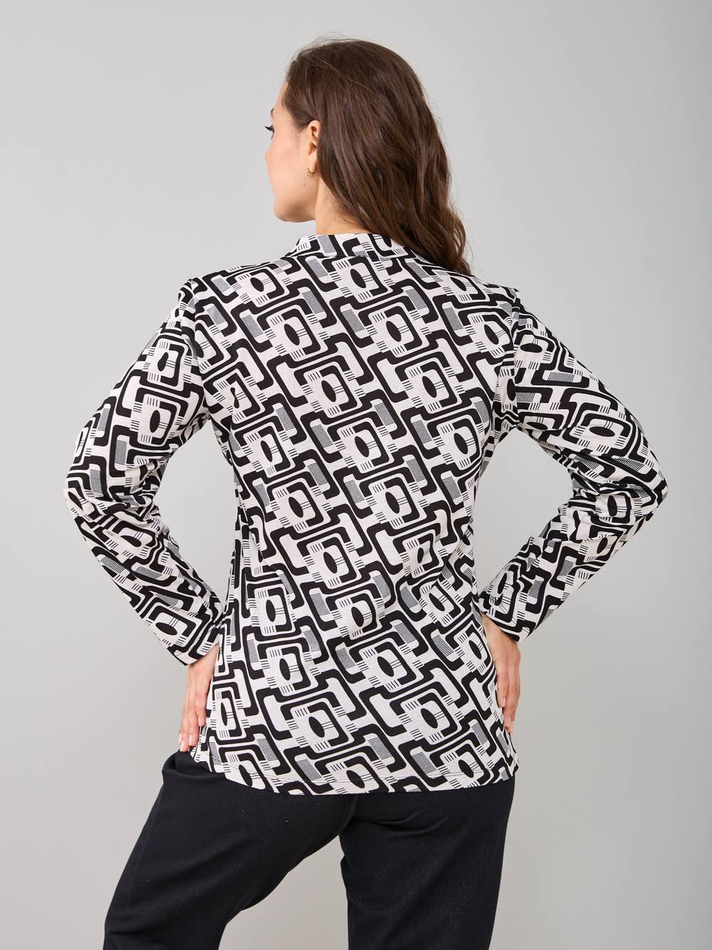 Блузка БЛ-22/черномолочный-лабиринт