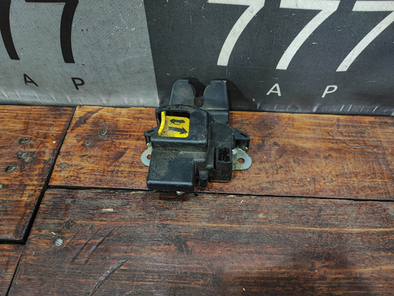 Замок крышки багажника Kia Rio 4 (FB) 17-нв Б/У Оригинал 81230H0030