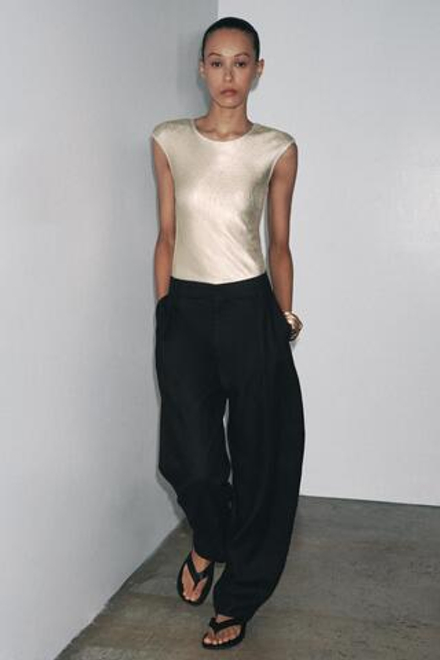 ZARA ФУТБОЛКА С МЕТАЛЛИЧЕСКИМ ЭФФЕКТОМ, ЗОЛОТИСТЫЙ