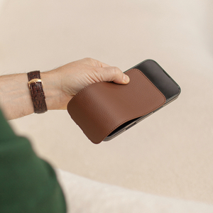 Кожаный чехол для iPhone 16 Pro Max, теленок цвета шоколад