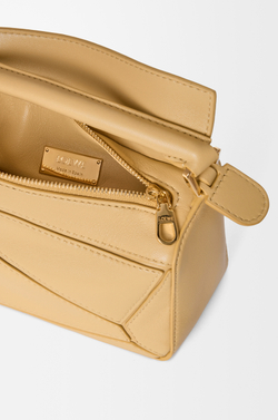 Loewe Сумка-мини Puzzle Featherlight из овечьей кожи наппа, цвет сливочного масла