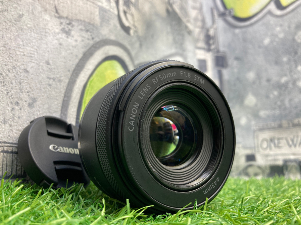 Canon RF 50mm 1.8 STM