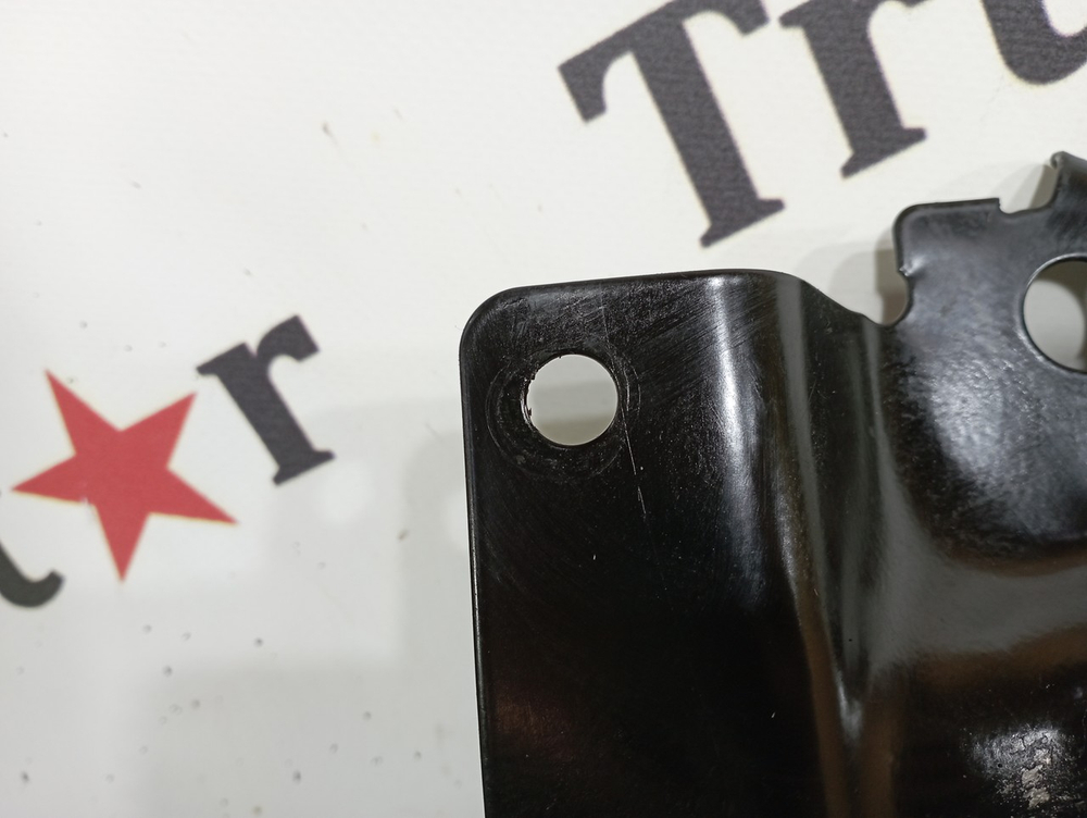 Усилитель двери левой 2020г.