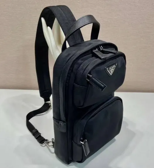 Рюкзак Prada Re-nylon слинг, черный