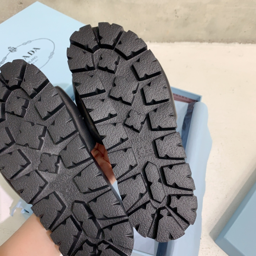 Prada Slides